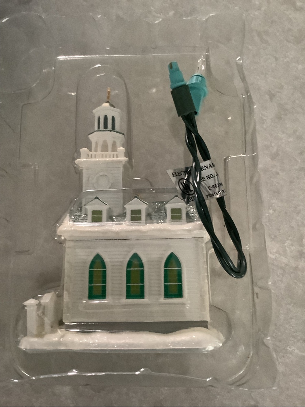 Hallmark Colonial Chruch - Picture 6 of 8